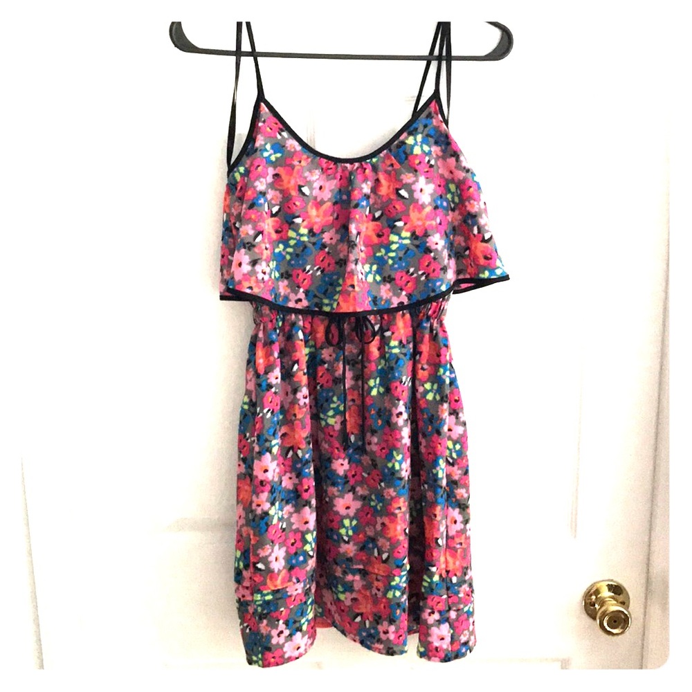 Floral dress with keyhole back